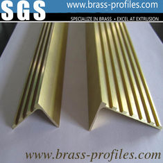 Chine Matériau de cuivre décoratif L Groove Stair Nosing dans les profils en laiton fournisseur