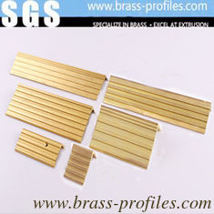 Chine C2800 Taille personnalisée Protection anti-dérrapage en laiton pour les escaliers par extrusion fournisseur