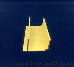 Chine 38 mm x 25 mm de cuivre extrudant des sections en U pour les décorations des bords des fenêtres fournisseur
