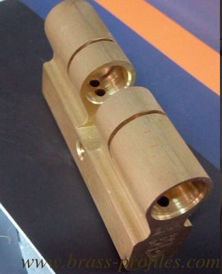 Système classique décoratif serrures et clés de porte en laiton utilisant le procédé d'extrusion fournisseur