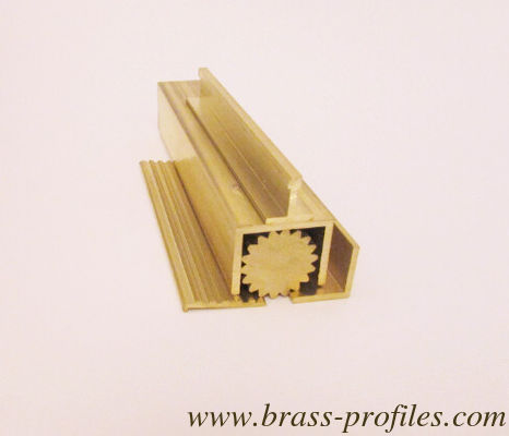 Exporteur de profilés spéciaux en laiton au plomb / profilés d'extrusion en cuivre fournisseur