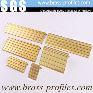 C2800 Taille personnalisée Protection anti-dérrapage en laiton pour les escaliers par extrusion fournisseur