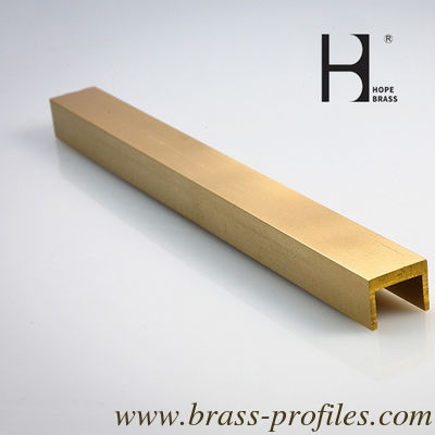 Lumière jaune extrudée en U-canal avec traitement de surface poli fournisseur