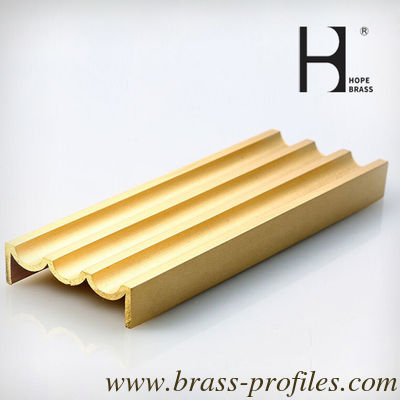 Profil décoratif en cuivre en laiton d'épaisseur personnalisée avec design contemporain fournisseur