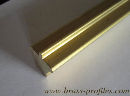 Profiles décoratifs en laiton extrudé Profiles de serrure spéciaux en cuivre massif fournisseur