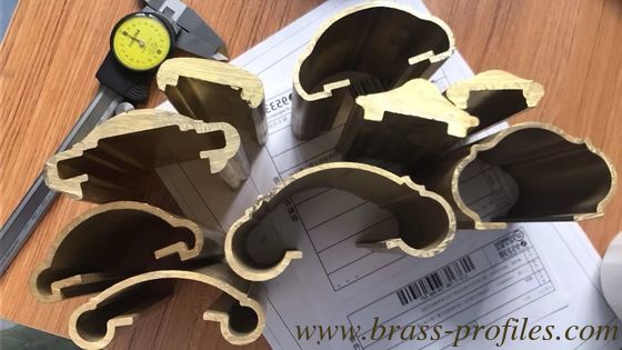 Des poignées décoratives de conception durables, des appuie-bras extrudés en laiton fournisseur