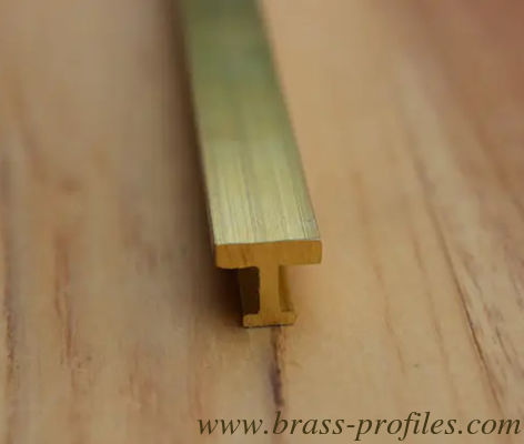 Sections en laiton T Angles en laiton T pour différentes industries et applications fournisseur