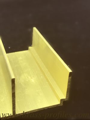 38 mm x 25 mm de cuivre extrudant des sections en U pour les décorations des bords des fenêtres fournisseur