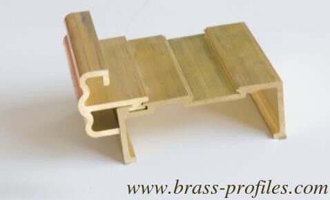 Profiles d'extrusion en laiton brillant pour la construction de fenêtres et de portes pour meubles domestiques fournisseur
