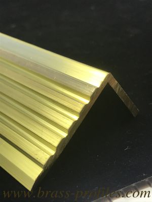 Étagères d'escalier et couvertures de seuil pour plancher intérieur en alliage de laiton fournisseur